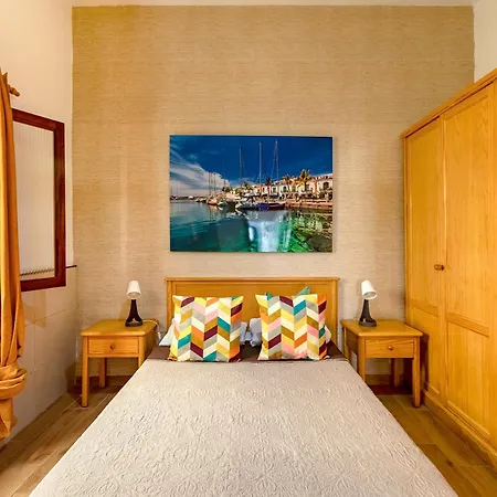 Salinetas Blue Surf House * Telde